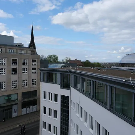 Aparthotel Hood House - Volldigitales Serviced 3*