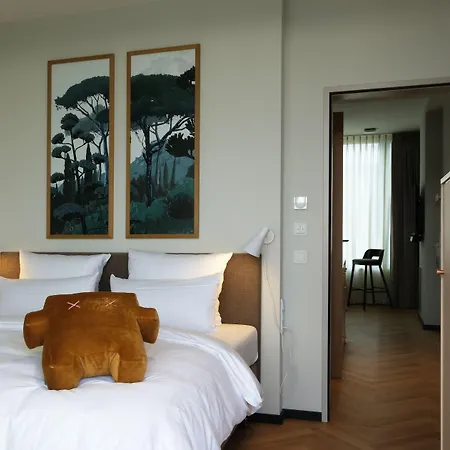 Aparthotel Hood House - Volldigitales Serviced 4*
