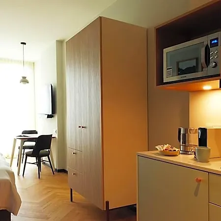 Hood House - Volldigitales Serviced 4*