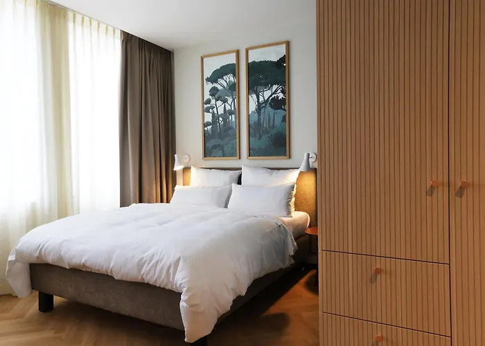 Aparthotel Hood House - Volldigitales Serviced 3*